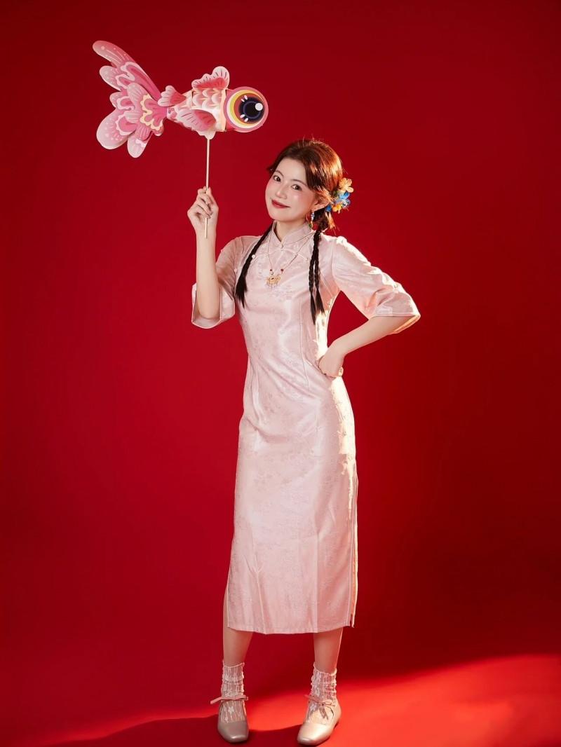 2025 New Vintage Chinese  Stud - Photography Of The Year 2025 recension och pris