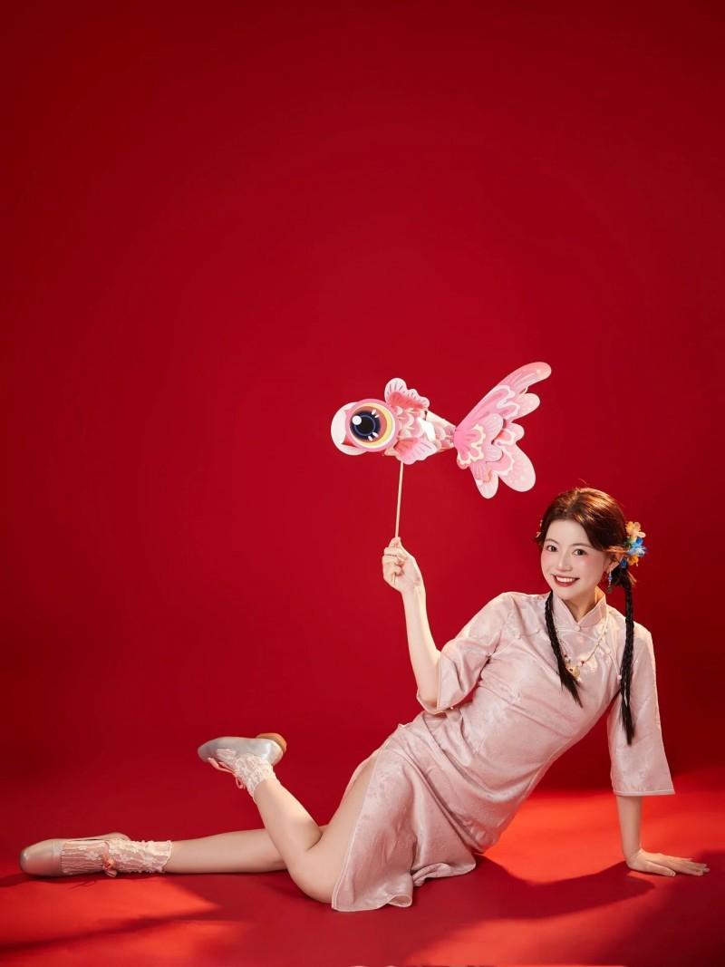 2025 New Vintage Chinese  Stud - Photography Of The Year 2025 recension och pris
